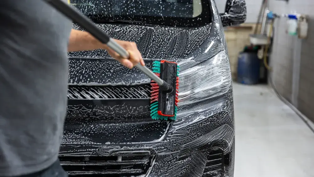 Autowasser worden bij Van Vliet Autogroep