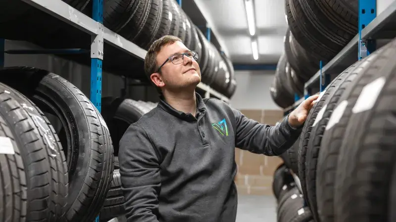 Afdeling Magazijn, Logistiek en Transport bij Van Vliet Autogroep