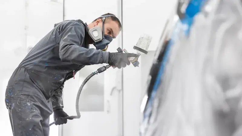 Afdeling schadeherstel bij Van Vliet Autogroep